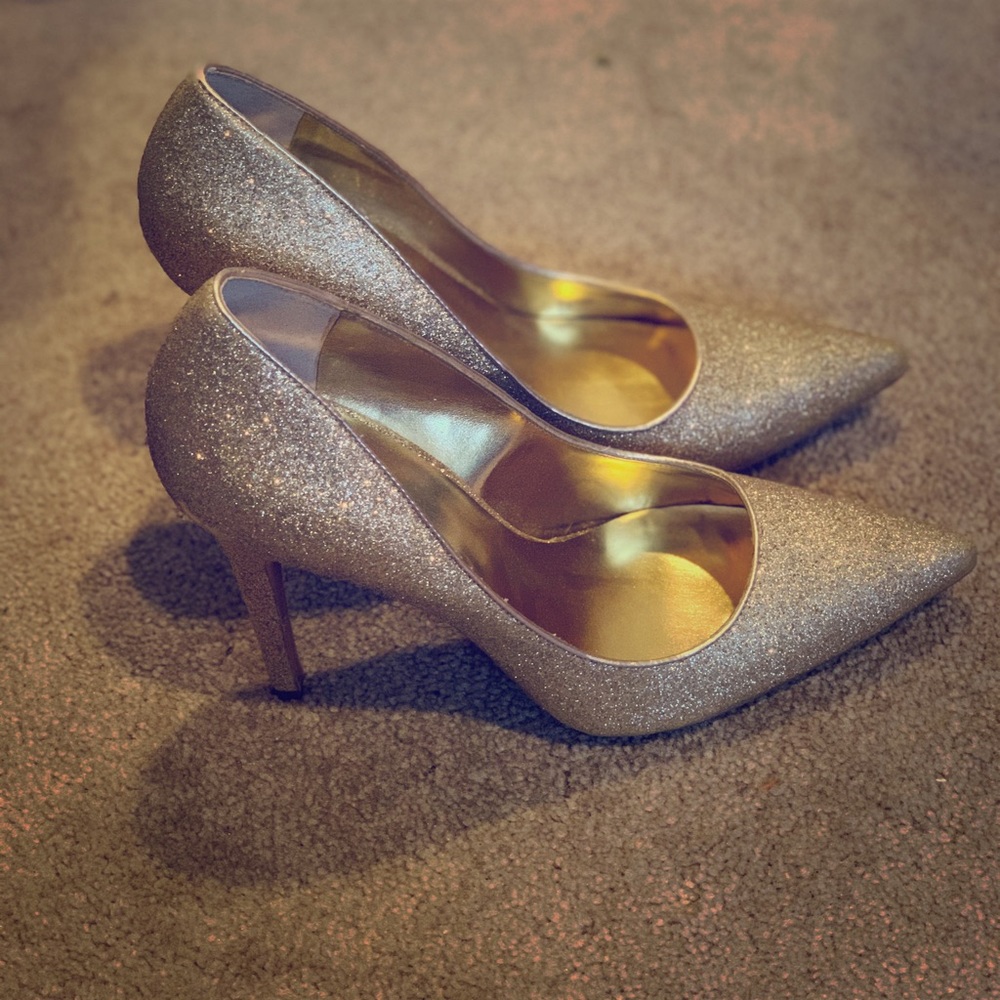 Gold glitter high heals